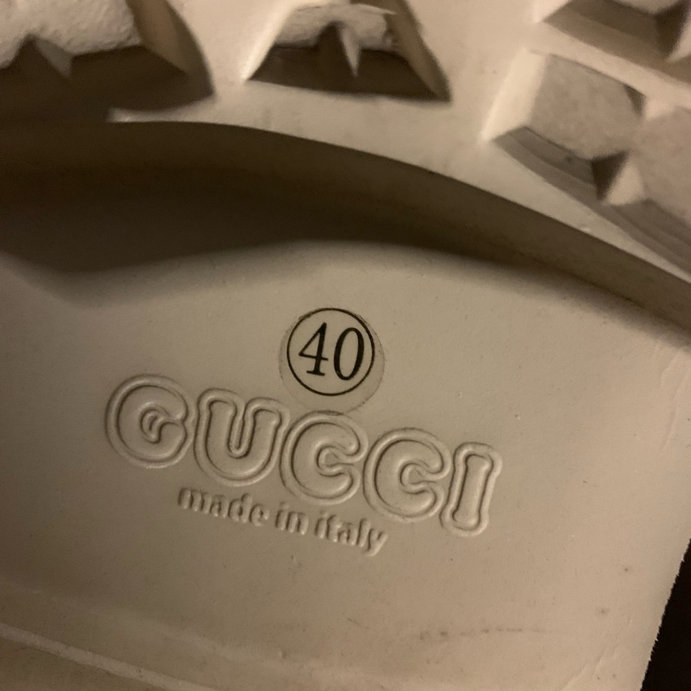 Gucci Cream Perforated Logo Slip-On Clogs - Picture 5 of 5